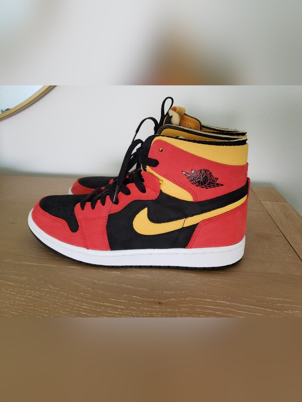 Men's Nike Jordan 1 High Zoom Air CMFT - Picture 2 of 6